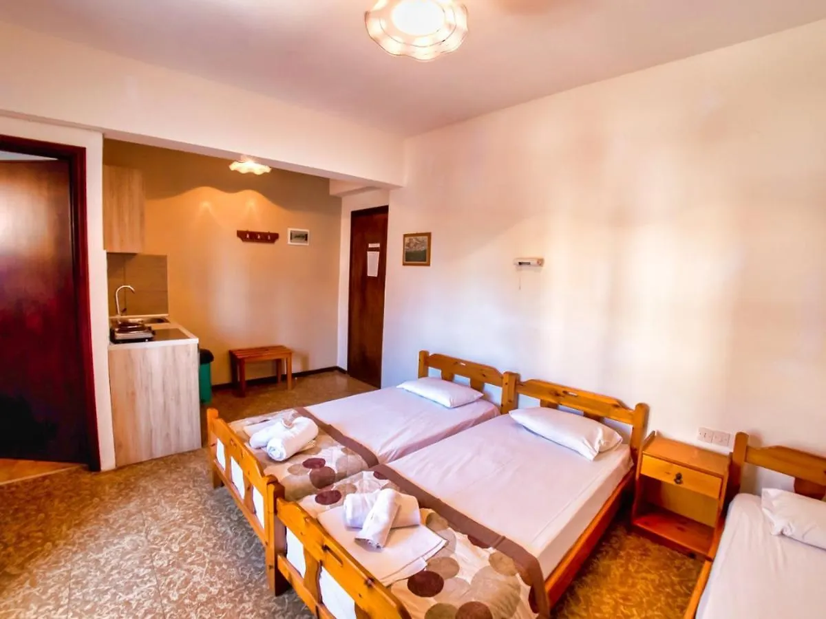 Hotel Pirgioti Casa de hóspedes Flogita